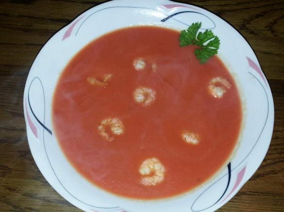 Gemüsecreme-Suppe mit Krabben