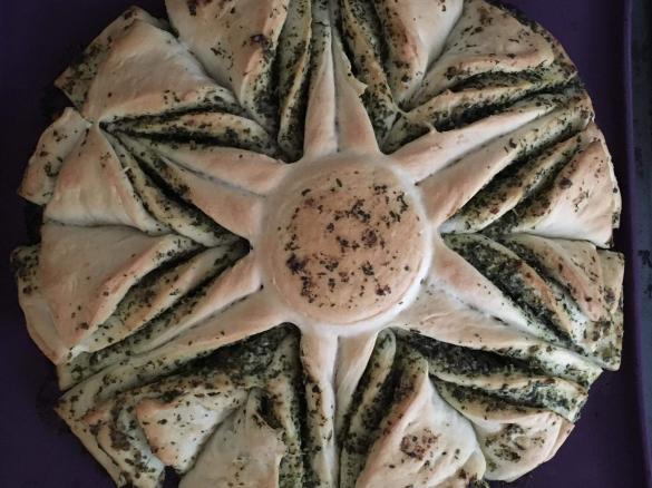 Brotblume mit Kräuterbutter