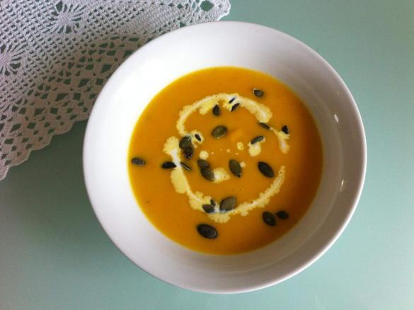 Kürbiscremsuppe mit Ingwer ( Hokkaido )