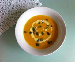  Kürbiscremsuppe mit Ingwer ( Hokkaido )