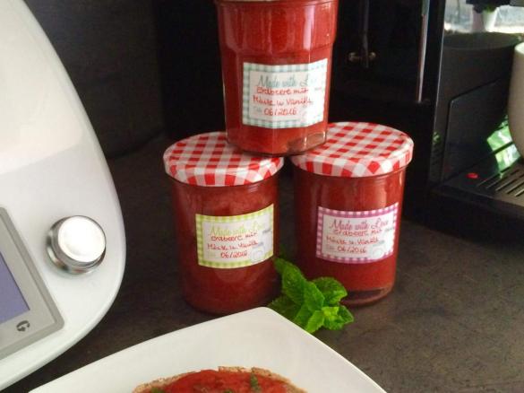 Erdbeermarmelade mit Minze und Vanille