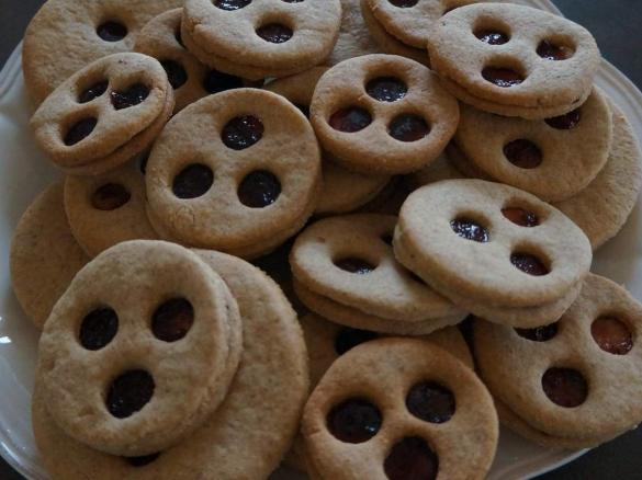 Marmeladen-Plätzchen "Katzenaugen"