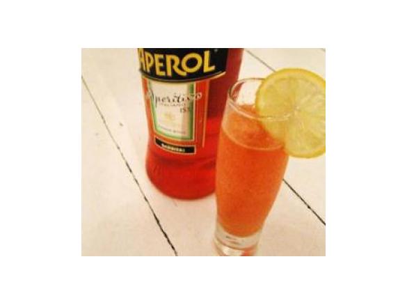 Ingwer-Zitronen-Limonade mit Aperol