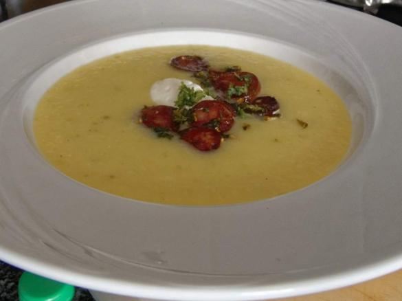 Mediterrane Kartoffelcreme-Suppe  mit Chorizo