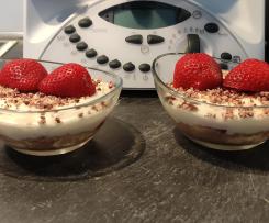 Philadelphia-Torte mit Yogurette und Erdbeeren