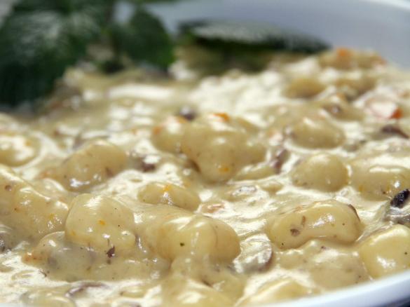 Gnocci mit Champignon-Möhren-Gorgonzola-Sauce