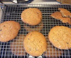 Chocolate Chip Peanut Cookies