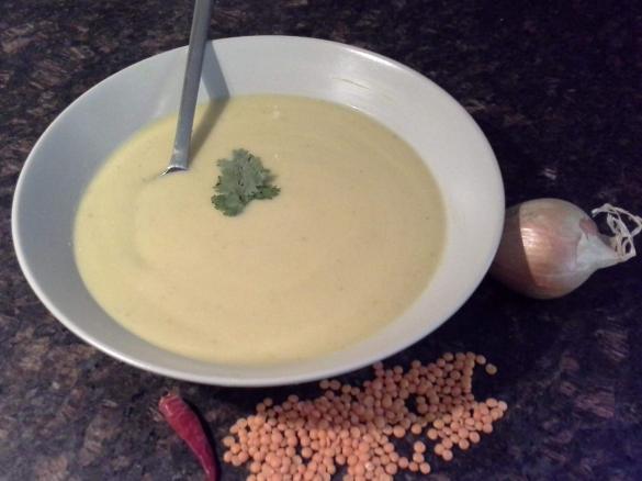 Linsensuppe mit Kokos und Chili, vegan