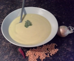 Linsensuppe mit Kokos und Chili, vegan