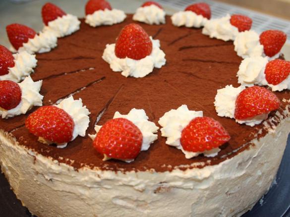 Erdbeer-Tiramisu-Torte