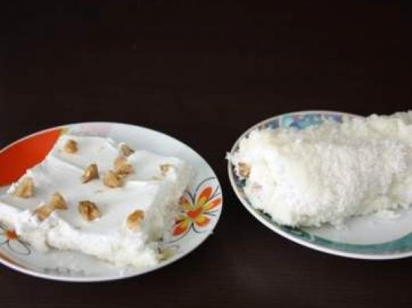 Süße Türkische nachspeise "Kremali Muhallebi lokumu"