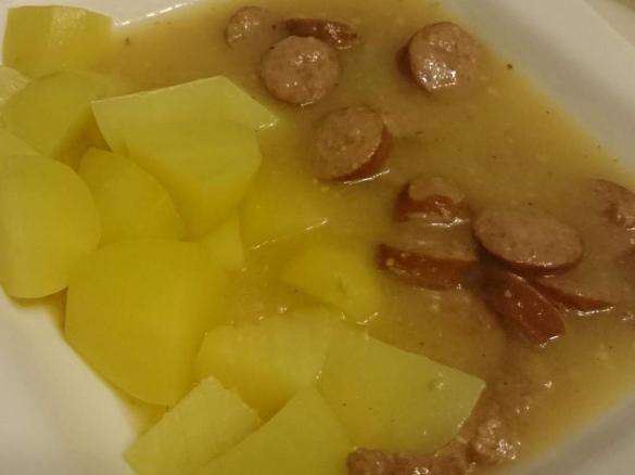 Würstchensoße mit Kartoffeln von Mama
