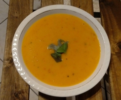 Einfache, schnelle, Kcal-Reduzierte Kürbissuppe