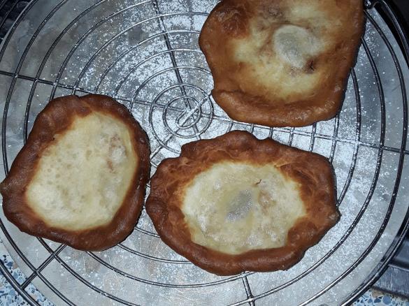 Ausgezogene/ fasnachtsküchle