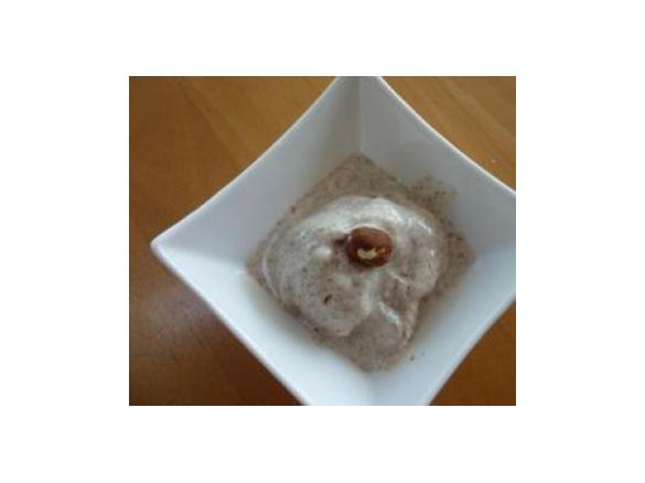 Haselnuss-Eis ( gelato nocciole )