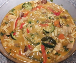 Thaisuppe à la Tom Ka Gai mit extra viel Gemüse