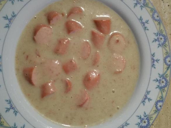 Kartoffelcremesuppe schnell mit Frankfurter Würstchen