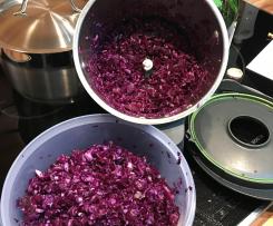 Rotkraut mit Apfel und Johannisbeergellee