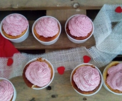 Käsekuchen mit Himbeer-Sahne-Toping