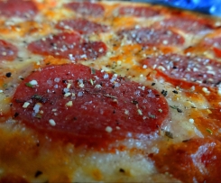 Easy-Pizza-Teig - Varianten Salami / Parma-Schinken