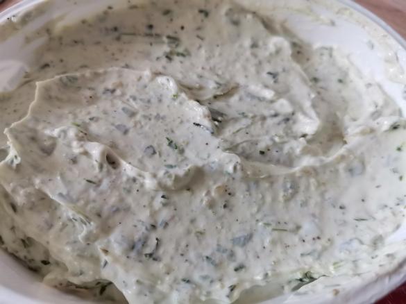 Rucola-Kresse-Walnuss-Frischkäseaufstrich