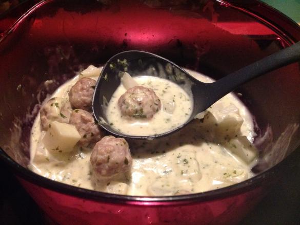 Kohlrabi mit Mettklößen und Kartoffeln