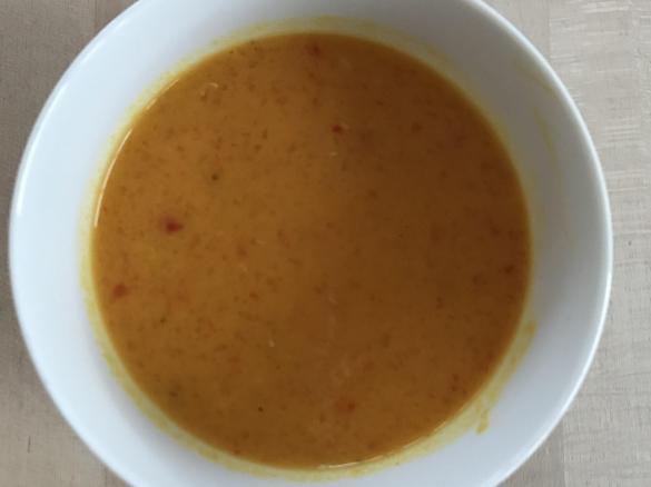 Rote Linsen-Kokos-Suppe mit Paprika