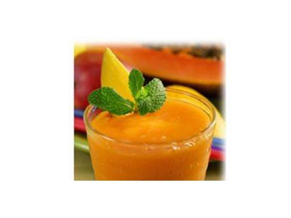 Mango-Papaya Smoothie mit Erdbeeren