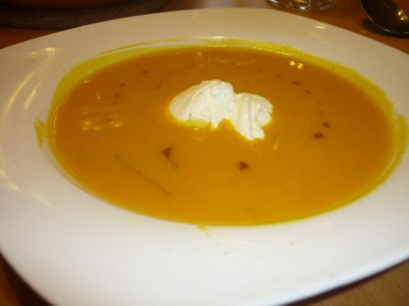 Kürbiscremesuppe mit Zimt