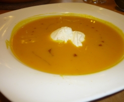Kürbiscremesuppe mit Zimt