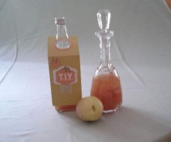 Fruchtiger Quittenlikör