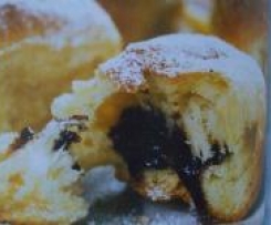 Buchteln mit Dinkelmehl (oder Weizen) gefüllt mit Pflaumenmus (oder Marmelade/Schokolade)