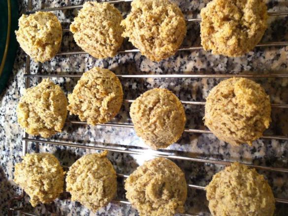 Haselnusslaiberl / Haselnussmakronen