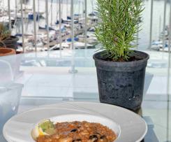 Garnelen-Risotto mit Tomaten und Oliven