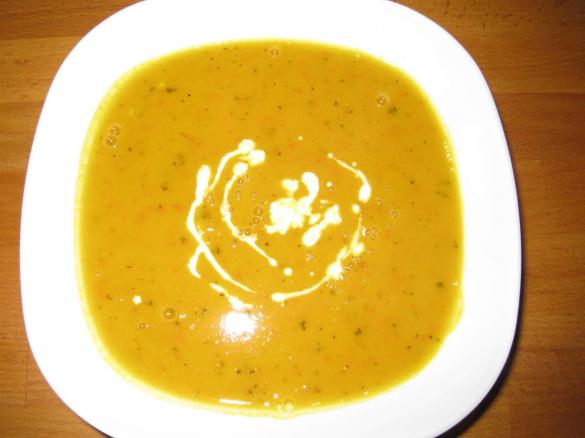 Kürbiscremesuppe mit Thai-Currypaste und Kokosmilch