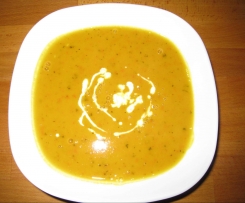 Kürbiscremesuppe mit Thai-Currypaste und Kokosmilch