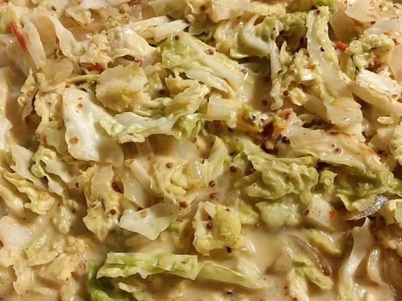 Variation von Wirsinggemüse mit Senfschmand