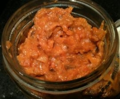 Variation von Gemüse-Brotaufstrich