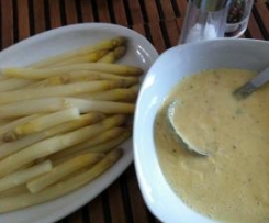 Helle Sosse zu Spargel, kalorienarm