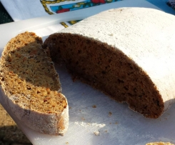 Ciabattabrot mit Tomaten,Kräutern und Oliven