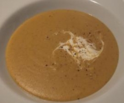 Vegane Variation von Möhren/Ingwer/Linsen-Currycremesuppe ("Curried Carrot and Ginger Soup")