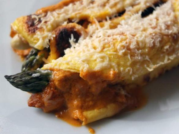 Spargel gratiniert auf italienische Art