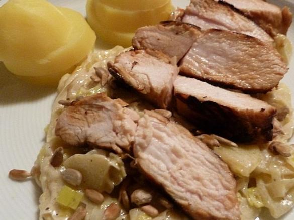 Hähnchenbrustfilet mit Apfel - Porreegemüse