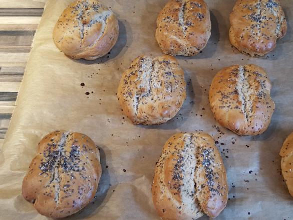 SaSu´s Chia-Joghurt-Brötchen