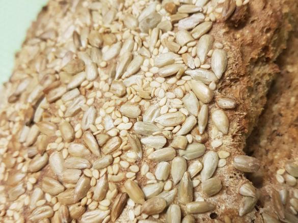 Körnerbrot mit Balsamico