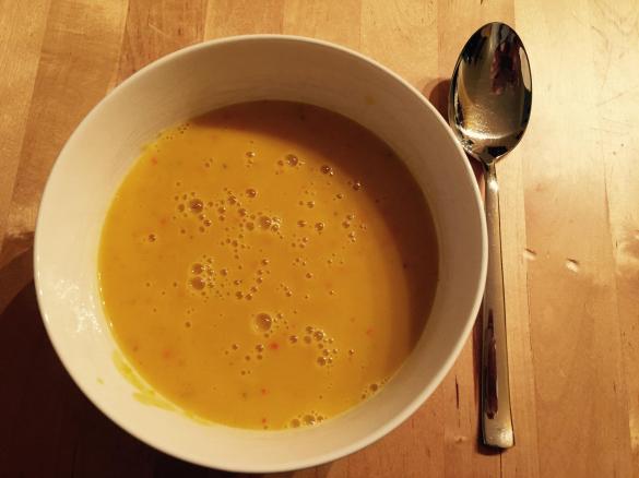 Fruchtige Kürbis Mango Suppe