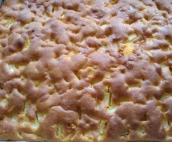 Saftiger Apfelkuchen mit Zitronenguß