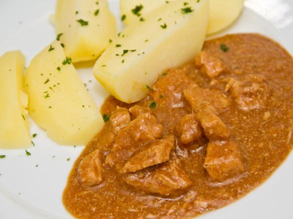 Schweinegulasch