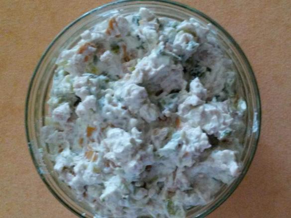 Variation von Fleischsalat