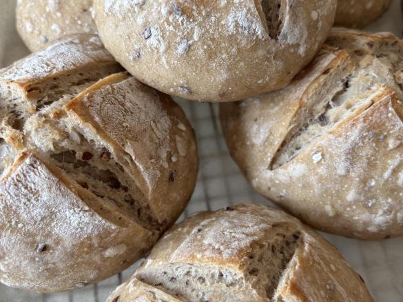 Sauerteigbrötchen/-brot ohne Hefe
